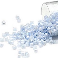 Seed beads, Delica 11/0, lys creme blå, 7,5 gram. DB1507